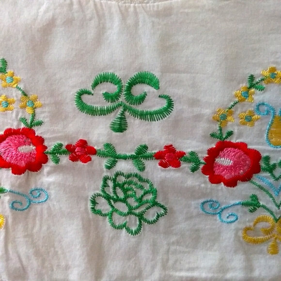 Embroidered Drawstring Crop Top - Picture 3 of 9